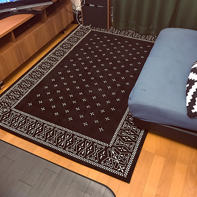 1hime2taro_mamaの-ラグマット フロアラグ カーペット 絨毯 クロスバンダナラグ ブラック cross bandanna rug Black 2597BKL アクリル 200×140cm 水洗い可能 洗える ホットカーペット対応 バンダナ柄 バーガンディー インダストリアル ビンテージ 【送料無料】の家具・インテリア写真