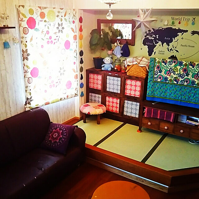 Miponappoの-刺しゅうが美しい☆ザリ　スツール　ホワイト（MS68-ST-WH） 【送料無料】（チェアー、イス、椅子、スツール）の家具・インテリア写真