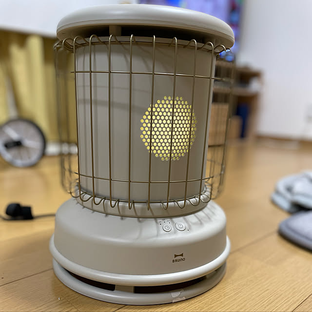 写真付きレビュー ブルーノ ファンヒーター 特典付き 電気ヒーター 電気ストーブ おしゃれ ヒーター ストーブ かわいい 全方向 暖房 足元 リビング 電気ファンヒーター 子供部屋 レトロ クラシックストーブ ノスタルストーブ Boe100 Bruno 全方位型ファンヒーター