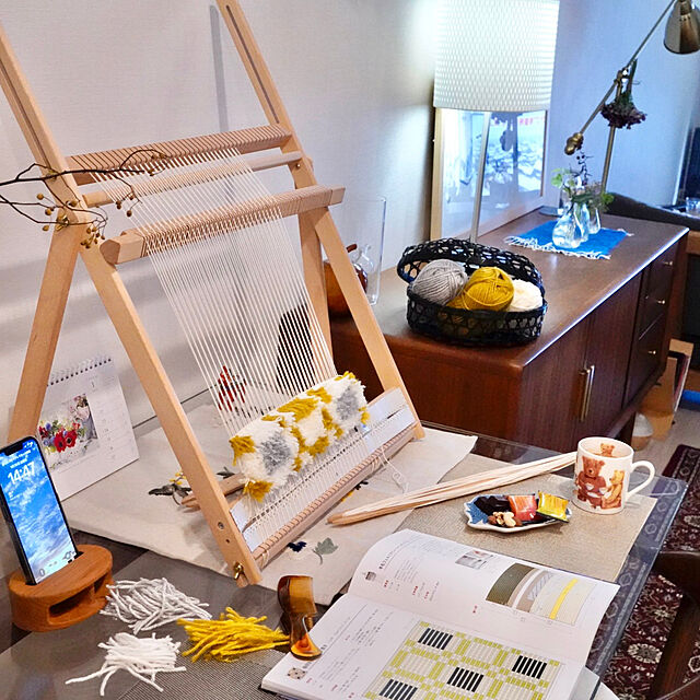 ponme33の誠文堂新光社-木枠の織り機で手織りこもの: コースターからタペストリー、マフラーまで 気軽に楽しむウィービングの家具・インテリア写真