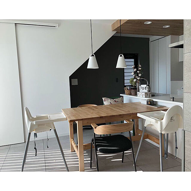 Reiのイケア-【IKEA/イケア/通販】 YPPERLIG イッペルリグ チェア アームレスト付き 室内/屋外用, グリーン(a)(10346869)の家具・インテリア写真