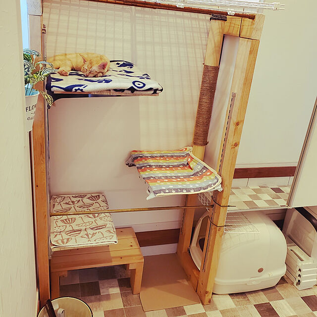 kugaitの-ユニ・チャームペット デオトイレ 本体フード付き ナチュラルアイボリー 猫用システムトイレの家具・インテリア写真