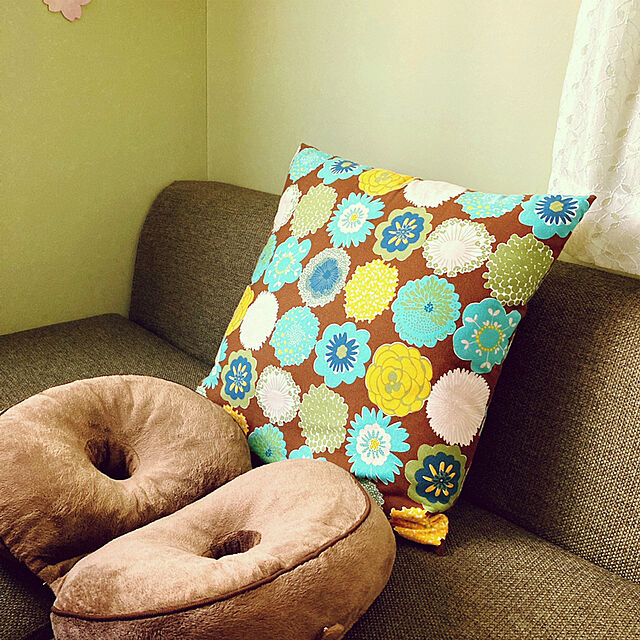 mommyのコジット-コジット メイクヒップスベーグルクッション ビターチョコ ブラウン 単品 1個 (x 1)の家具・インテリア写真