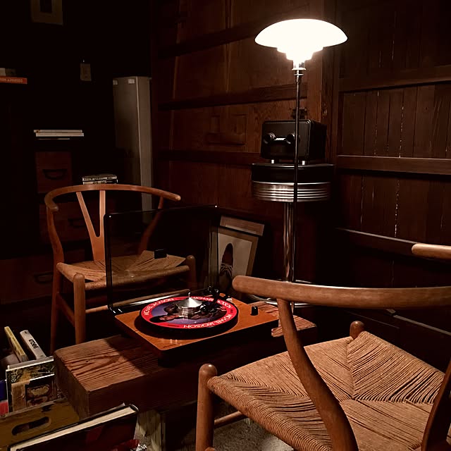 大人も着やすいシンプルファッション Poul Henningsen ポール