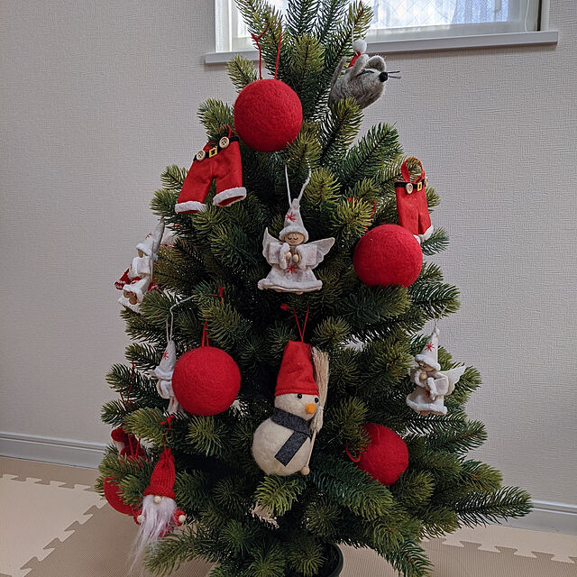 nokeikoの-クリスマスツリー オーナメント セット 赤 レッド 計18個 おしゃれ ハンドメイド フェルト トイオーナメント ぬいぐるみ かわいい ナチュラル 雪だるま ねずみ サンタ 天使 サンタクロース コットンボール 飾り Christmas Xmas tree 樅の家具・インテリア写真