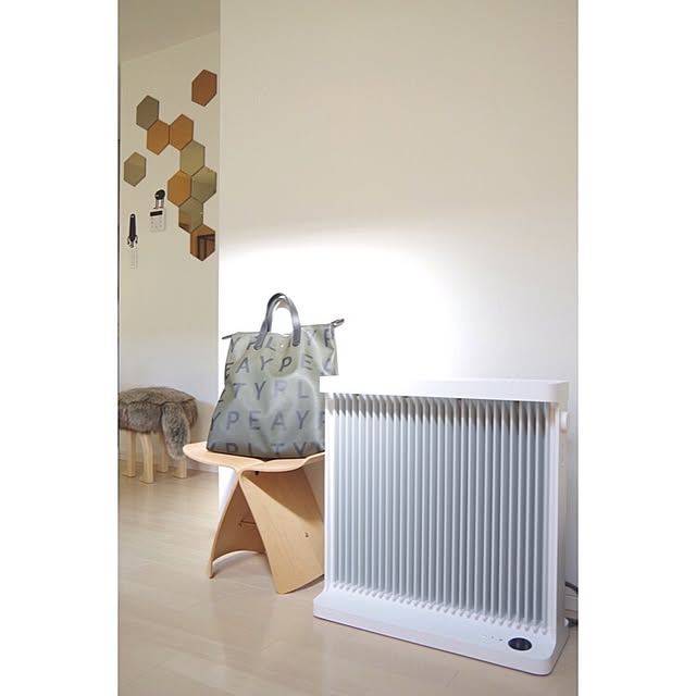 meeのバルミューダ-バルミューダ 寝室暖房 SmartHeater2（スマートヒーター２）Standardモデル ESH-1100SD-GW（グレー×ホワイト）の家具・インテリア写真