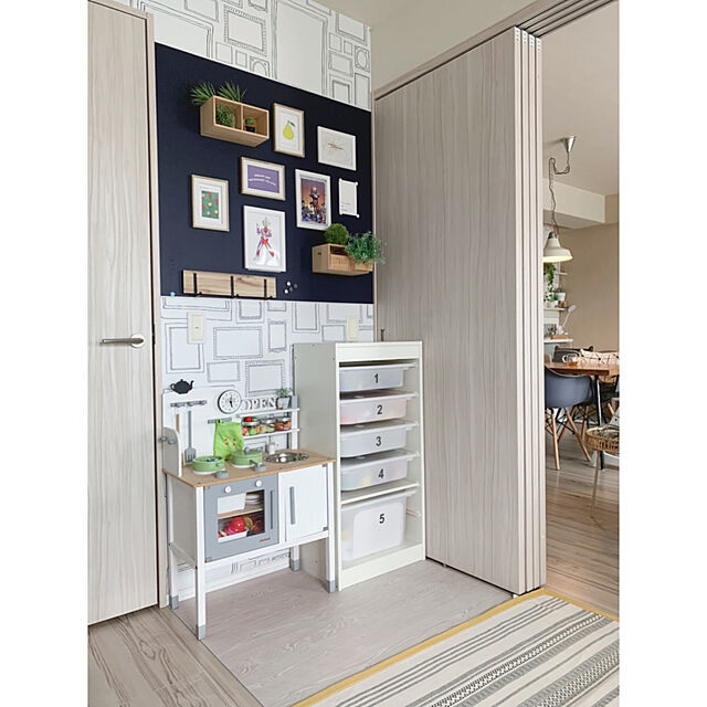kiyoのイケア-【 IKEA / イケア 】 TROFAST トロファスト 収納コンビネーション 収納棚 収納ボックス バーチ材合板 お片付け キッズ こども フレーム のみ ホワイト　46x30x95 cmの家具・インテリア写真