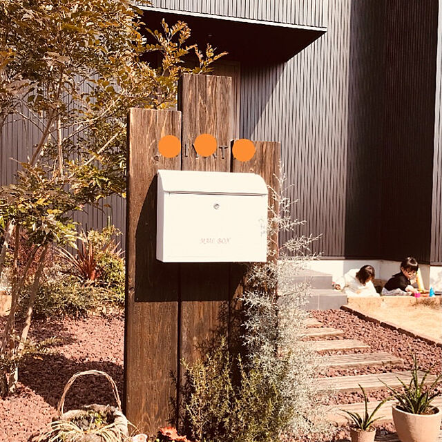 dazumoの-鍵付玄関ポスト/白 スチール製メールボックス 郵便受け 壁設置タイプの家具・インテリア写真
