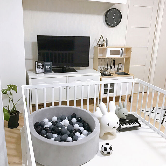 10yun25の-木製ベビーサークル 8枚 ホワイト(1個)【カトージ(KATOJI)】[ベビーサークル フロアマット セーフティグッズ]の家具・インテリア写真