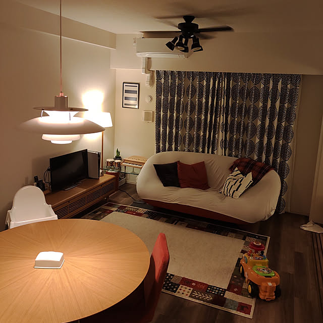 itsukiのニトリ-ウィルトン織りラグ(Nカルメン IV 160X235) の家具・インテリア写真