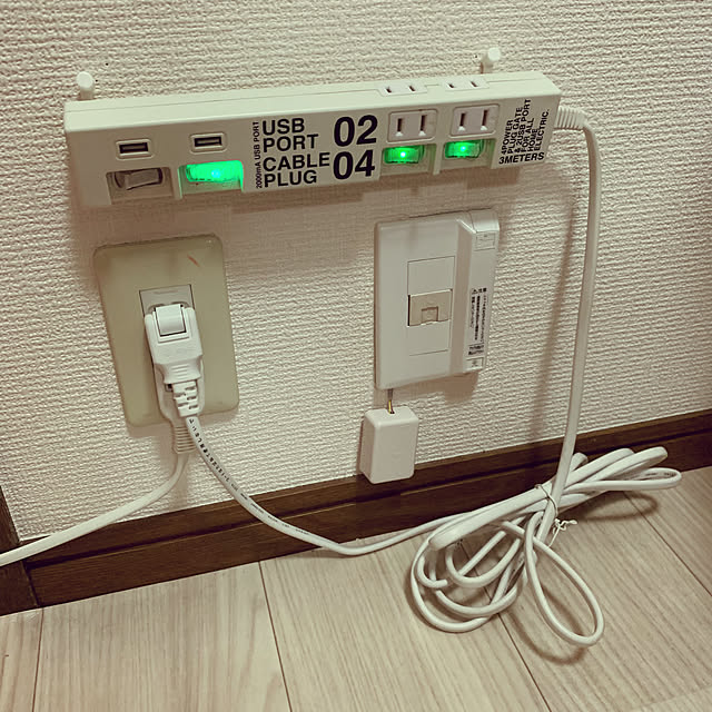 写真付きレビュー 電源タップ 6個口 0032 電源タップ おしゃれ 3m コンセント 横 タップ 配線 延長コード かっこいい 家電 たこ足配線 Brid ブリッド の通販商品 口コミ情報 Roomclipショッピング