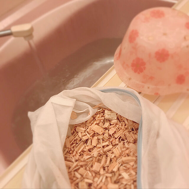 miya.ayaのリス-オシャレなアクリル製の手桶　フィルロシュシュ　ハンドペール　コーラルピンク洗面器・風呂桶_の家具・インテリア写真
