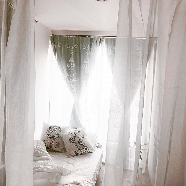 Yoshimiのakindou-akindou 気品漂う 欧風 枕カバー クッションカバー 2枚セット 45cm×45cm ネル生地 クッション 中身は含まれない ヨーロピアン スタイル 中世貴族 (白色)の家具・インテリア写真