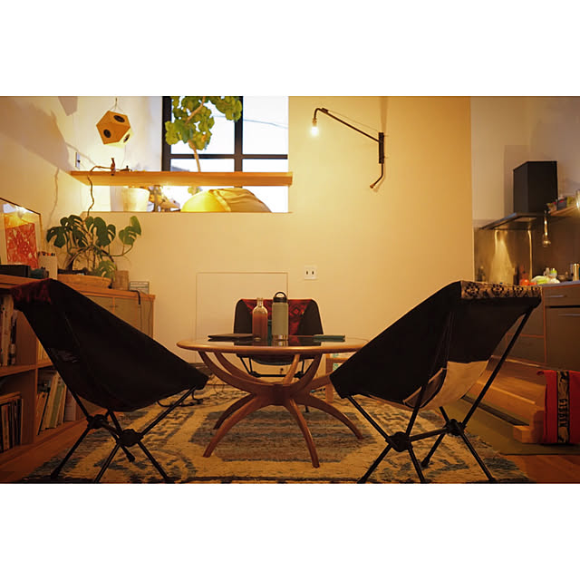 temtasobiのヘリノックス(Helinox Home,Deco & Beach)-[ ヘリノックス ] Helinox 折りたたみチェア チェアホーム Chair Home コンフォートチェア 10102 ベージュ／ブラック Beige/Black イス いす アウトドア キャンプ 釣り コンパクト [並行輸入品]の家具・インテリア写真