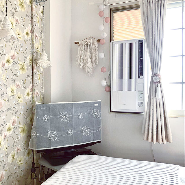 reeのコイズミ-コイズミ 窓用エアコン ホワイト KAW-1912/W タイマー機能,暖房および冷房機能の家具・インテリア写真
