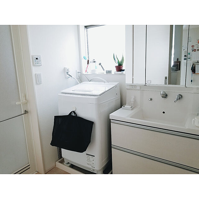 ymの東芝ライフスタイル-東芝 ZABOON 全自動洗濯機 DDインバーター 洗濯・脱水容量 12kg (グランホワイト) AW-12XD8-Wの家具・インテリア写真