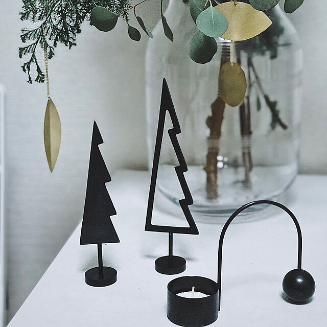 JANEの-ferm LIVING (ファームリビング) Tree (ツリー) ソリッド ブラック 北欧/インテリア/クリスマス/日本正規代理店品の家具・インテリア写真