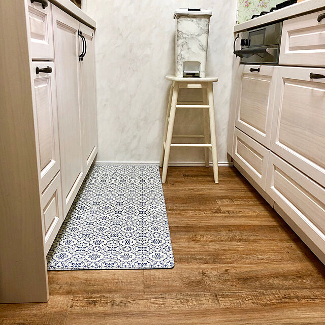 Naomiのニトリ-お手入れ簡単 水拭きできる キッチン用クッションフロアマット(タイル BL 45X180) の家具・インテリア写真