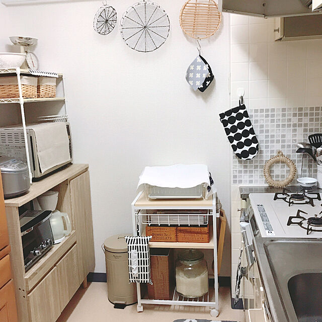 sakuraの-マリメッコ オーブンミトン 北欧　鍋つかみ 片手用　おしゃれ　ホワイト系ブラックの家具・インテリア写真