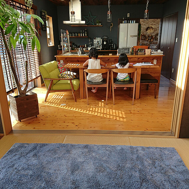 yurinaの-ラグマット 140×200cm(長方形) ふわふわ 『イルミエ』 防ダニ/防炎/滑り止め/床暖房・ホットカーペット対応 全5色 スミノエ 日本製の家具・インテリア写真
