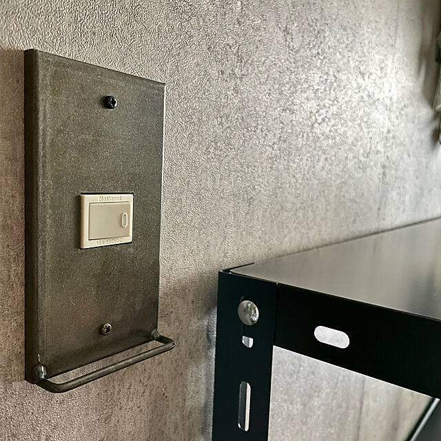 yasuyo66の-【ポイント2倍】スイッチカバー アイアン ハングバー スイッチプレート 2口 iron hang bar switch plate 2口 S字フックで鍵などを掛けれる機能的なスイッチカバーの家具・インテリア写真