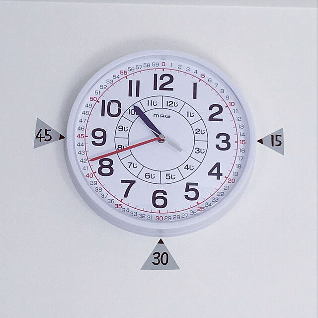 yukieのノア精密-ウォールクロック ノア MAG マグ 知育時計 よ～める W-736 ホワイト 掛時計 ステップ秒針 時計の読み方を覚えよう 軽くて割れにくいプラスチックカバーの家具・インテリア写真
