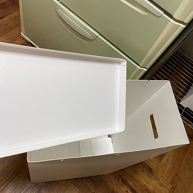nonoponのtower-スリム蓋付きゴミ箱 (3個組)  SLIM 45L TRASH CAN WITH LID 45リットル/ゴミ箱/ごみ箱の家具・インテリア写真