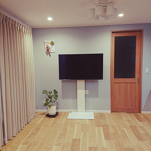 yamakawaのニトリ-遮光2級・防炎・50サイズカーテン(パレット3 イエローグリーン 100X220X2) の家具・インテリア写真
