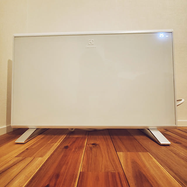 エレクトロラックス パネルヒーター Quickheat 700（Electrolux