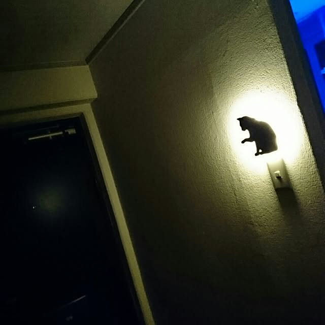 kkngmcの-【あす楽】キャットウォールライト/CAT WALL LIGHT ショックセンサー内蔵のネコの形をしたLEDライト 音や振動で即座に点灯、自動消灯 昼間はインテリア、夜は電球色のやわらかい光が暗闇を優しく照らし出す【ポイント最大31倍】の家具・インテリア写真