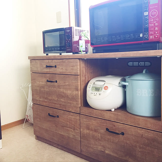 Yukaの-食器棚 収納 完成品 キッチンカウンター ロータイプ 炊飯器 レンジ台 収納 120cm キッチンボード レンジ台 おしゃれ アンティーク 調 キャビネット ダイニングボード 引出し 国産 カップボード 収納棚 電子レンジ台の家具・インテリア写真