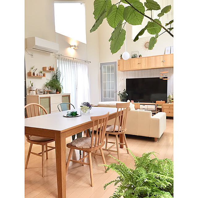 写真付きレビュー リメイクシート 白 無地 壁紙 シール 賃貸 剥がせる 防水 ホワイト キッチン テーブル 家具 扉 リメイク シート 原状回復 インテリアシート 貼ってはがせる ホワイトリメイクシート 巾137cm 1m単位 切り売り 壁紙屋本舗の通販商品 口コミ情報