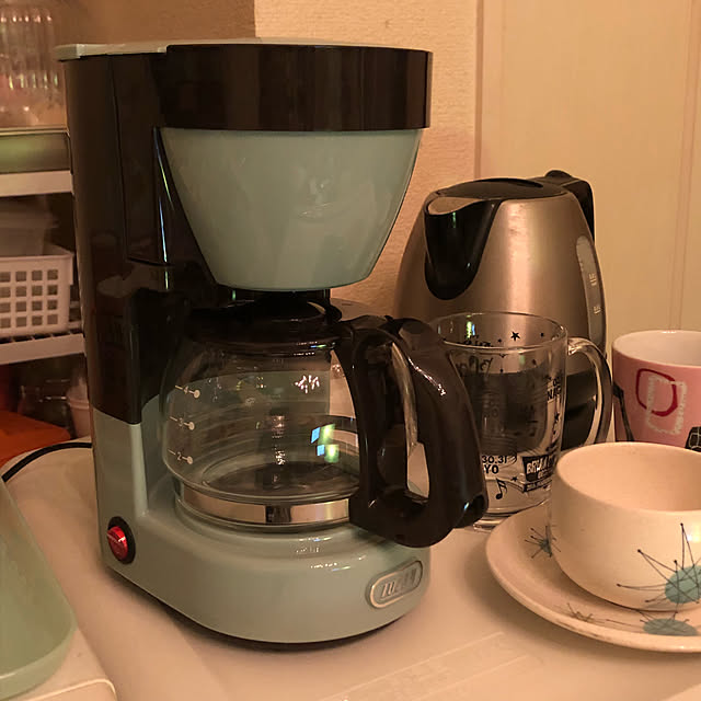 T-TENの-【\3000以上10%オフクーポン使えます】コーヒーメーカー おしゃれ Toffy トフィ 4cup coffee maker レトロ パステルカラー コーヒー 自動電源オフ かわいい デザイン家電 新生活 結婚祝い コーヒーの家具・インテリア写真