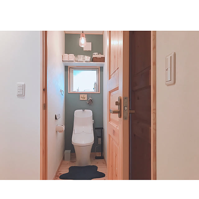 ______k.homeの山崎実業-山崎実業 便座スタンド スタンド トイレラック 小物置き ラック フック おまる トイレットペーパー 子供便座 補助便座 子供用 便座 トイレトレーニング トイレットペーパースタンド yamazaki タワーシリーズ [tower タワー 補助便座スタンド 4445 4446]の家具・インテリア写真