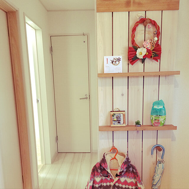 mi-choの-カントリー風板壁ラックの家具・インテリア写真
