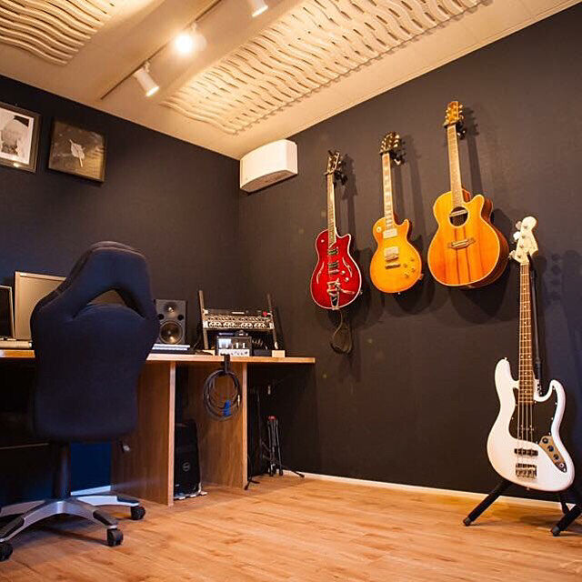 Bebeの-NEUMA ギターハンガー 壁掛け ギタースタンド 自動ロック 取付簡単 スクリュー付きの家具・インテリア写真