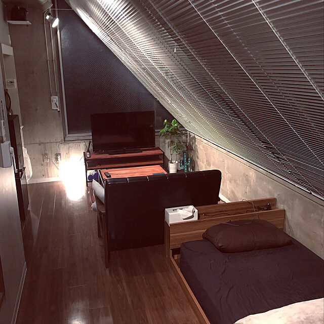 Koukiの-ローベッド シングル フレーム 棚・コンセント付き ベッドフレームのみの家具・インテリア写真