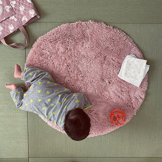 yuuuuuのオカ-オカ(OKA) 乾度良好ムーン バスマット 直径70cm ピンク(円形 抗菌 足ふきマット)の家具・インテリア写真