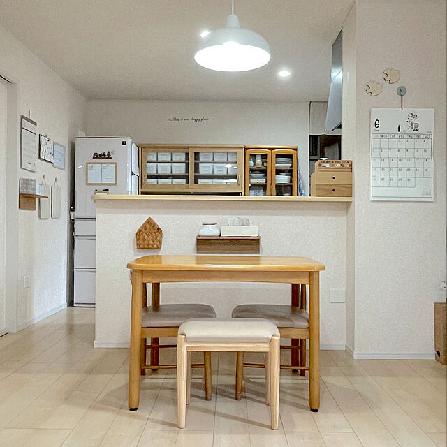 Minoriの-スツール 椅子 おしゃれ 北欧 イス チェア 木製 ファブリック シンプル ナチュラル リビング スタッキング 積み重ね かわいいの家具・インテリア写真