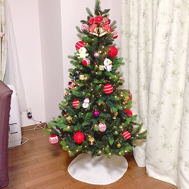 ancomochiの-クリスマスツリー ツリー クリスマス おしゃれ かわいい 150cm 150 オーナメント led ボール オーナメントセット 飾り ライト christmastree Xmasツリーセット 北欧風の部屋とも相性◎ ドイツトウヒ風 業務用 インテリア 新生活の家具・インテリア写真