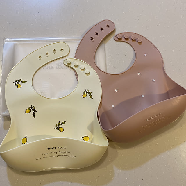 写真付きレビュー】シリコンビブ Silicone bib twinke お食事エプロン