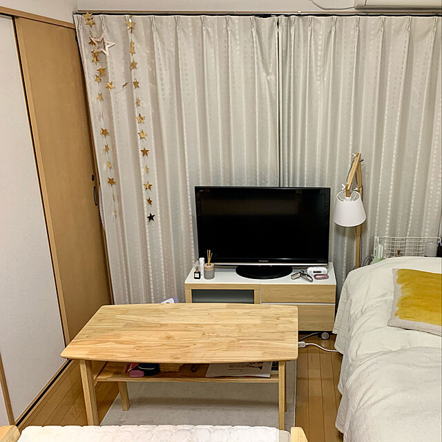 fukukoの-【大型商品送料無料】ソファー前で作業がしやすい高さの棚付きリビングテーブルの家具・インテリア写真