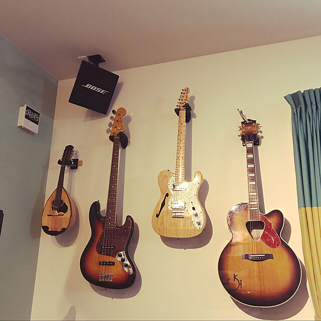 38zkのRocket Dash Records-SYMPHA ギターハンガー 壁掛けタイプフック (石膏ボード用アンカー付き) (3個)の家具・インテリア写真