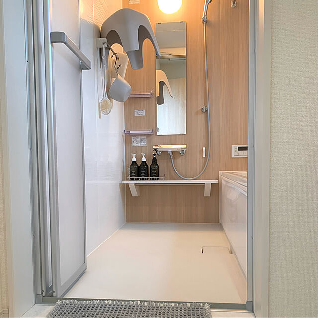 koni_clipの河淳株式会社-KEYUCA (ケユカ) Trevi-T バススツール ナチュラルホワイト (高さ29cm / 汚れが目立ちにくい) 風呂いす お風呂用椅子 バスグッズ バスチェア コンパクトの家具・インテリア写真