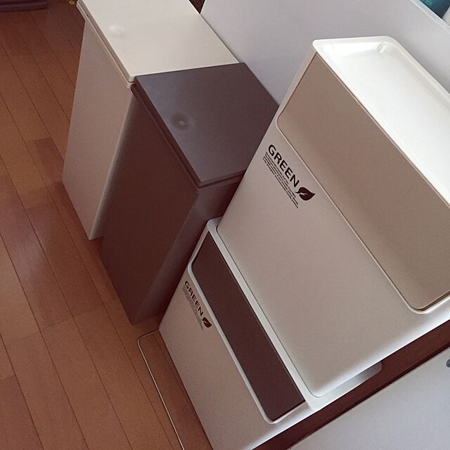 maryの東谷-plywood オリジナル スマート エコ トラッシュカン [ 2個セット ] 分別シール付 ごみ箱 [ ホワイト ]の家具・インテリア写真