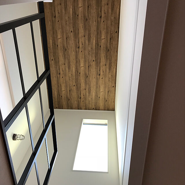 babygurlの-壁紙 賃貸 補修 キッチン トイレ 子供部屋 おしゃれ 壁紙貼り替え 木目 のり付き のりなし リリカラ ライト LL-5199の家具・インテリア写真