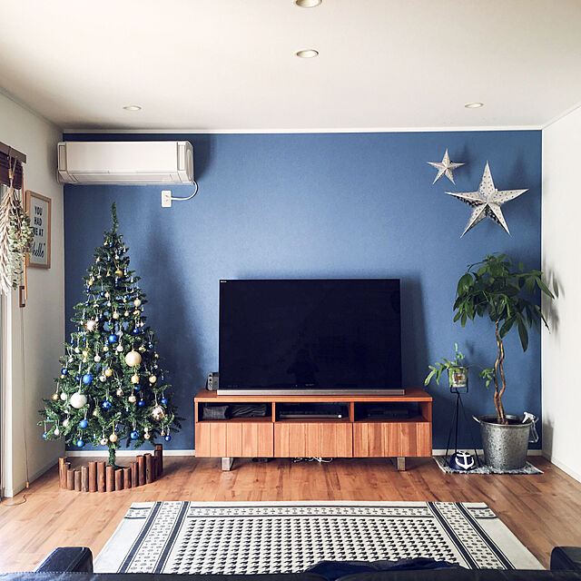 hiro.rororoの-Funderful 30cm星型ペーパークラフト シルバー クリスマスパーティー パーティーグッズ 雑貨 クリスマス飾り 装飾 ウォールデコ 壁掛け 吊るし飾り パーティーデコレーションの家具・インテリア写真