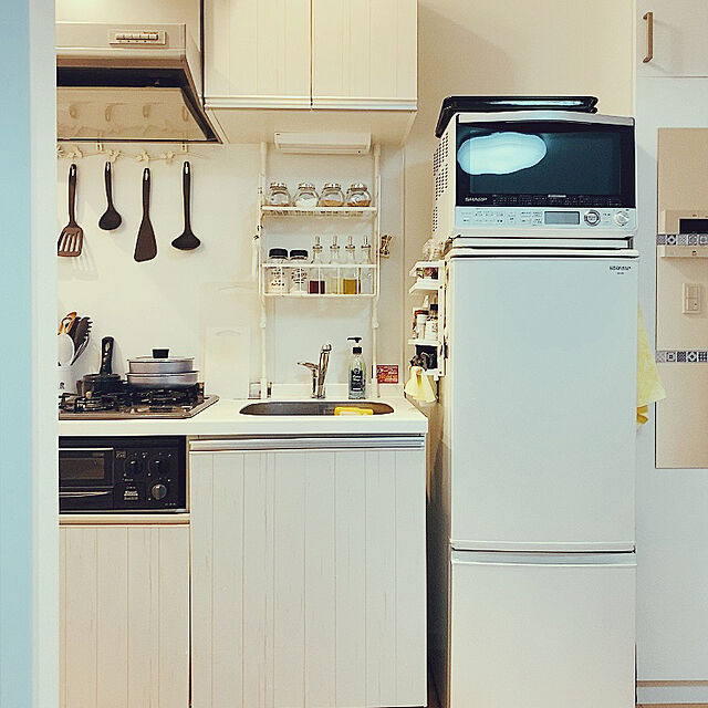 yuchaaaのEroomjp-E-ROOM TREND 冷蔵庫サイドラック マグネット キッチンペーパーホルダー  スパイスラック 冷蔵庫 洗濯機に簡単貼り付けの家具・インテリア写真