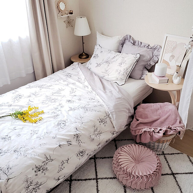 pinonのニトリ-枕カバー(BW花ラインアート柄) の家具・インテリア写真