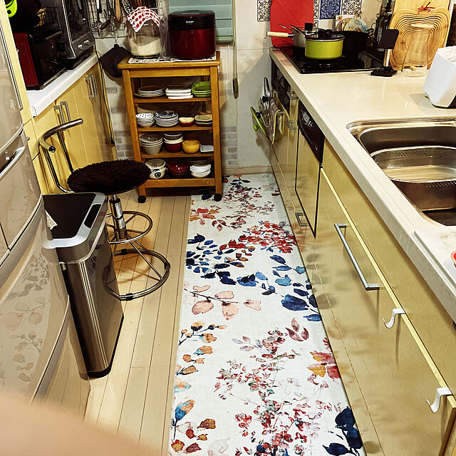 Toyomiのu-living-u-living キッチンマット 60x240CM ロング 廊下カーペット 台所マット 洗える おしゃれ ペルシャ風 花柄 薔薇 3D効果 滑り止め付 防ダニ 抗菌 床暖房対応 白の家具・インテリア写真